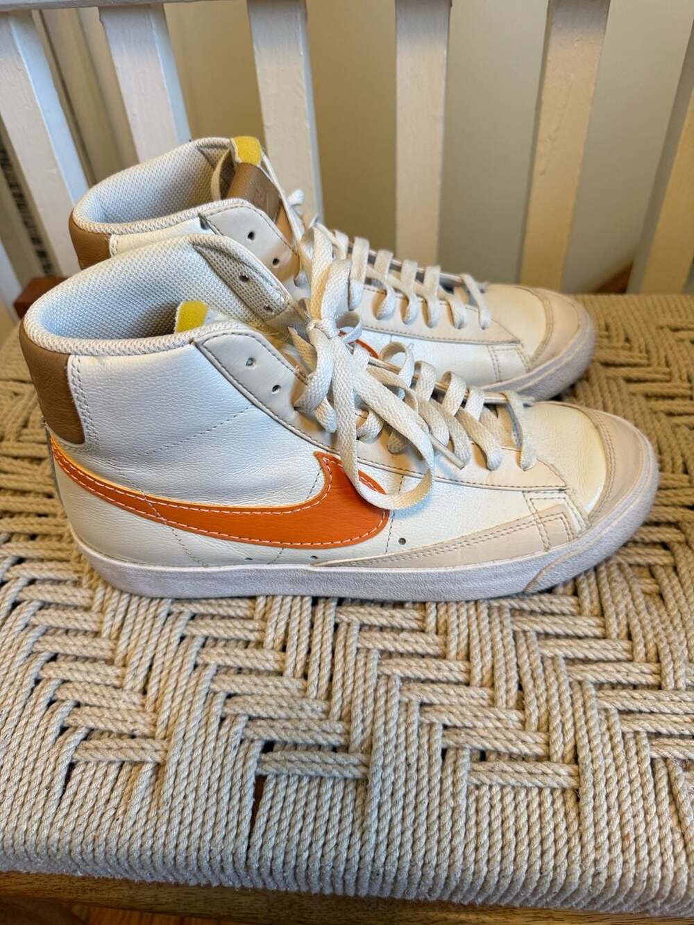 Nike Blazer Mid '77 Vintage White Orange Size 8